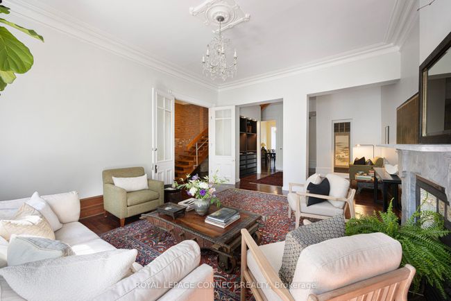 288 Sherbourne St, House attached with 9 bedrooms, 5 bathrooms and null parking in Toronto ON | Image 8