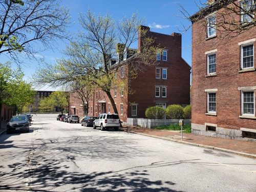 apt-2-125 W Merrimack St, Manchester, NH, 03101-2326 | Card Image
