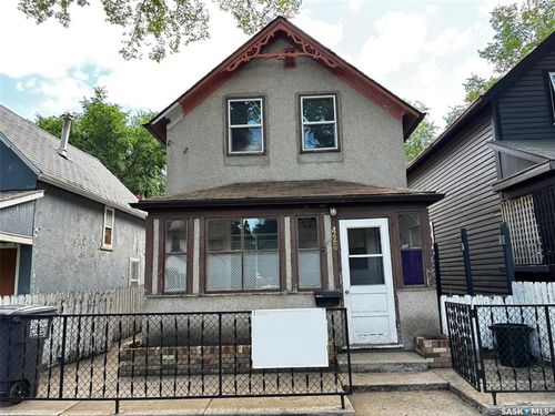 428 Av I S, Saskatoon, SK, S7M1Y4 | Card Image