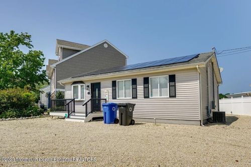 884 Mill Creek Rd, MANAHAWKIN, NJ, 08050-4539 | Card Image