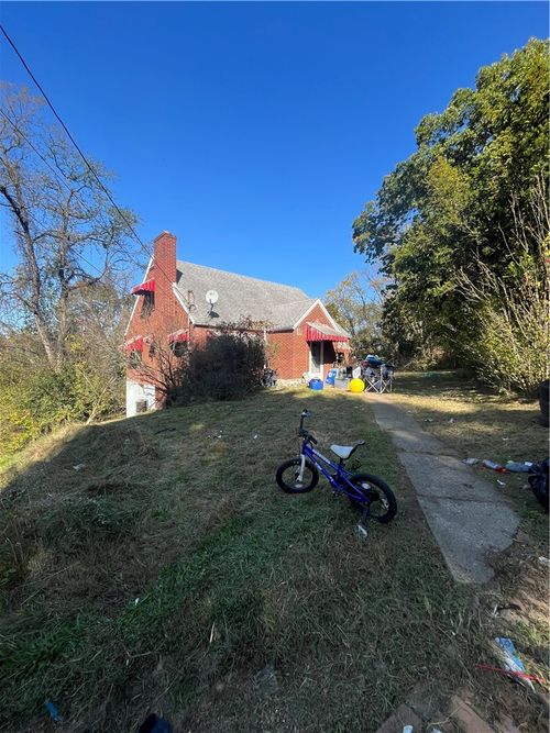 321 Apache Dr, Monessen, PA, 15062-1670 | Card Image
