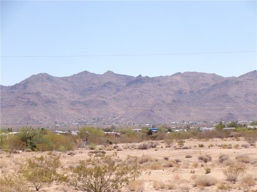 3687 N Mobile Rd, Golden Valley, AZ, 86413-6861 | Card Image