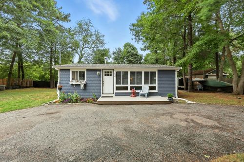 38 Lakeside Dr, Marstons Mills, MA, 02648-1915 | Card Image