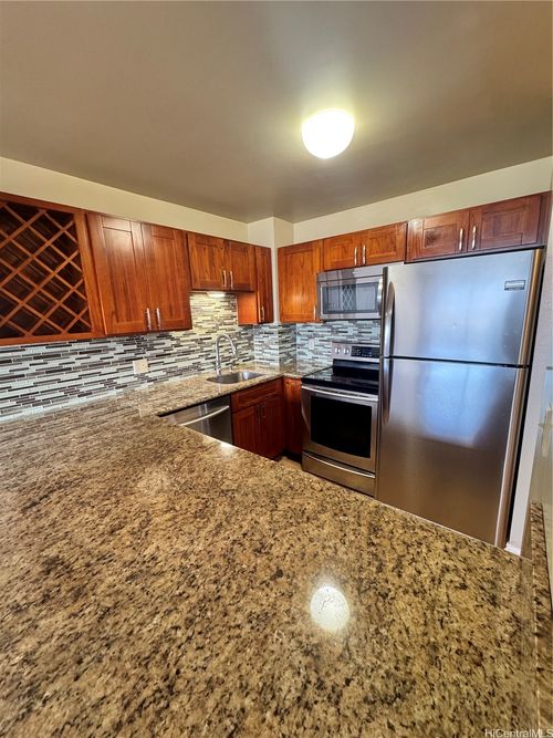 d1808-55 S Kukui St, Honolulu, HI, 96813-2322 | Card Image