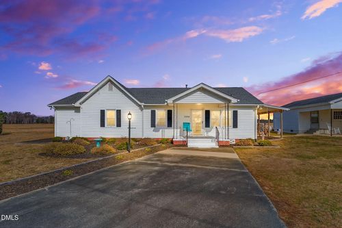 3084 Tarheel Rd, Benson, NC, 27504-7968 | Card Image