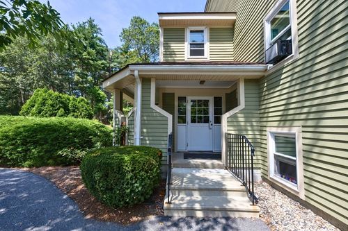 82-82 Heritage Dr, Whitinsville, MA, 01588-2367 | Card Image