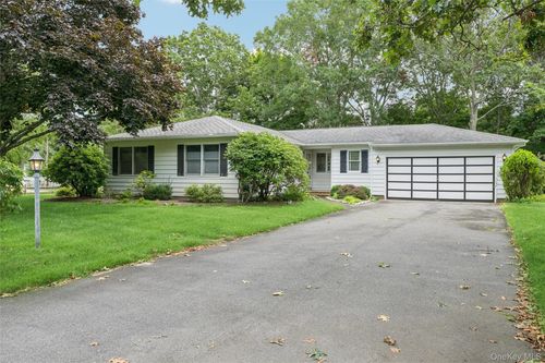 23 Argonne Road, Southampton, NY, 11946 | Card Image