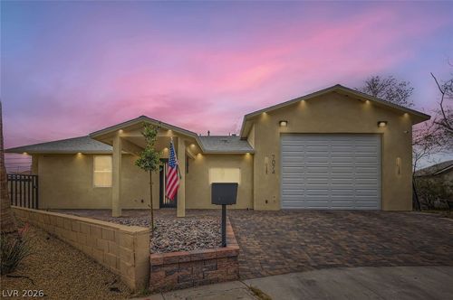 7074 Pinebrook Ct, Las Vegas, NV, 89147-4518 | Card Image
