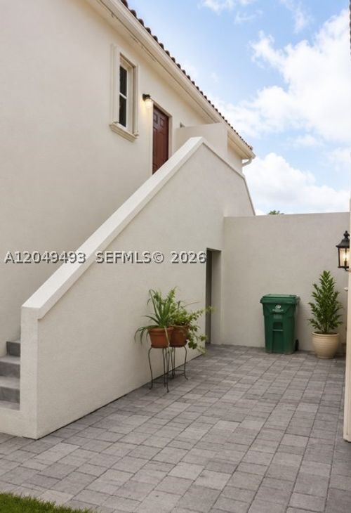 0-17024 Sw 95th Ter, Miami, FL, 33196-4758 | Card Image