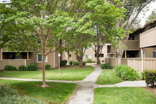 37315 Sequoia Rd, Fremont, CA, 94536-3772 | Card Image