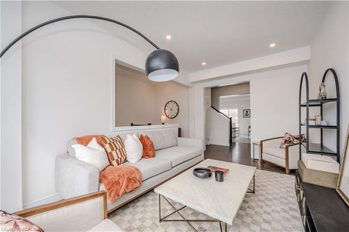 21 Sora Lane, Guelph, ON, N1E0T4 | Card Image