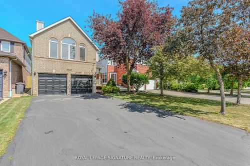 2547 Raglan Crt, Mississauga, ON, L5M5L5 | Card Image
