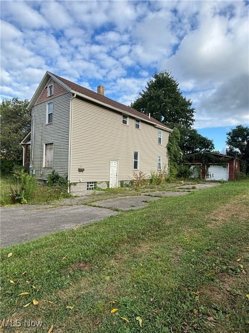 745 E Martin St, East Palestine, OH, 44413-2439 | Card Image