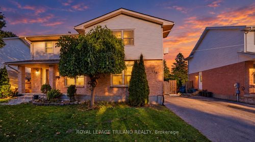 136 Golfdale Cres, London, ON, N6C5X7 | Card Image