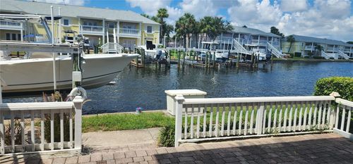 apt-b-5215 Coquina Key Dr Se, ST PETERSBURG, FL, 33705-6329 | Card Image