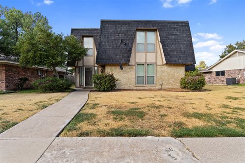 709 Royal Oaks Dr, Garland, TX, 75040-4147 | Card Image