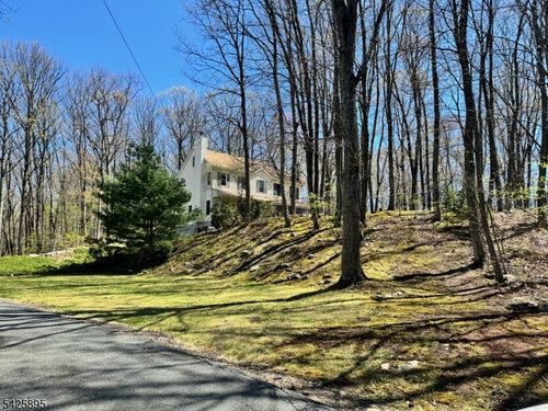 32 Saint Bernards Rd, Wharton, NJ, 07885-2706 | Card Image