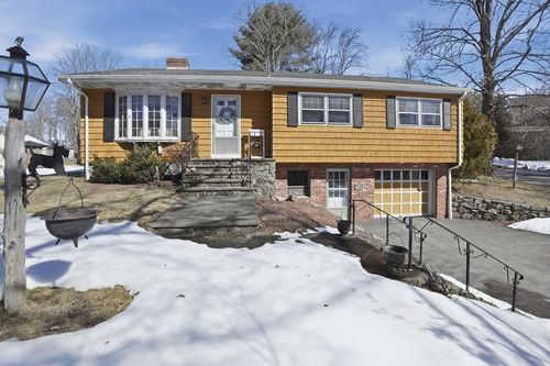 745 Pleasant St, Marlborough, MA, 01752-1172 | Card Image