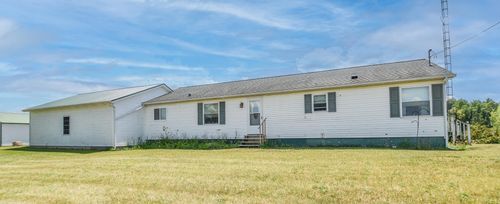 9642 Long Lake Rd, Montgomery, MI, 49255-9704 | Card Image