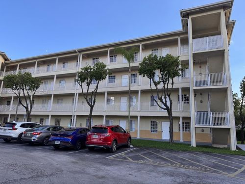 7-6940 Nw 179th St, HIALEAH, FL, 33015-5664 | Card Image