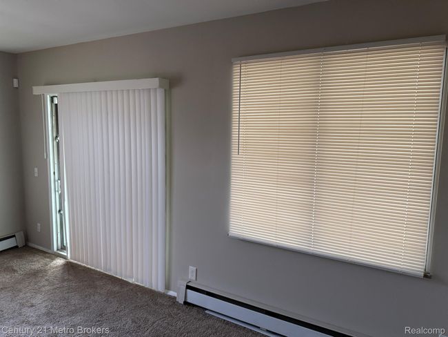 1095 Cora Dr, House other with 3 bedrooms, 2 bathrooms and null parking in Flint MI | Image 16
