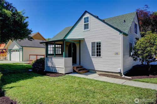 215 N 6th St, La Conner, WA, 98257-4764 | Card Image