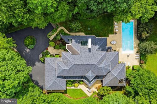 9 Oaklyn Ct, POTOMAC, MD, 20854-3933 | Card Image