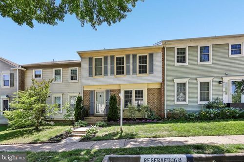 8561 Dellway Ln, VIENNA, VA, 22180-7091 | Card Image