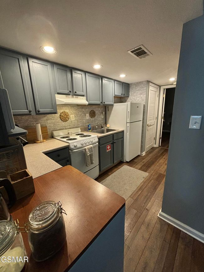 109 - 2743 Colonial Dr, Condo with 1 bedrooms, 1 bathrooms and null parking in Pigeon Forge TN | Image 9