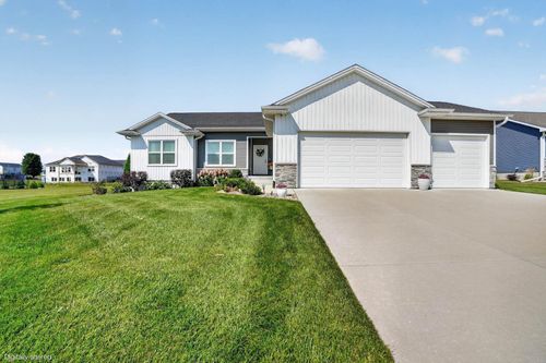 5017 Cohen Ct, Cedar Falls, IA, 50613-8194 | Card Image