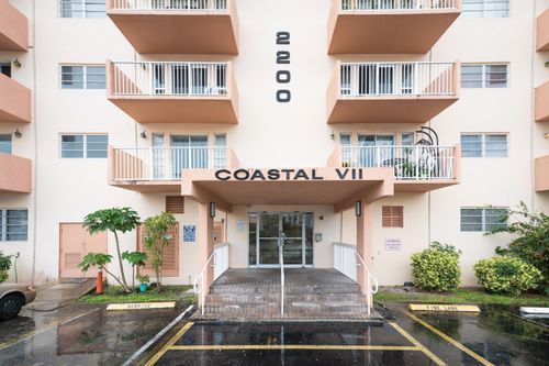 202-2200 E Hallandale Beach Blvd, Hallandale Beach, FL, 33009-3764 | Card Image
