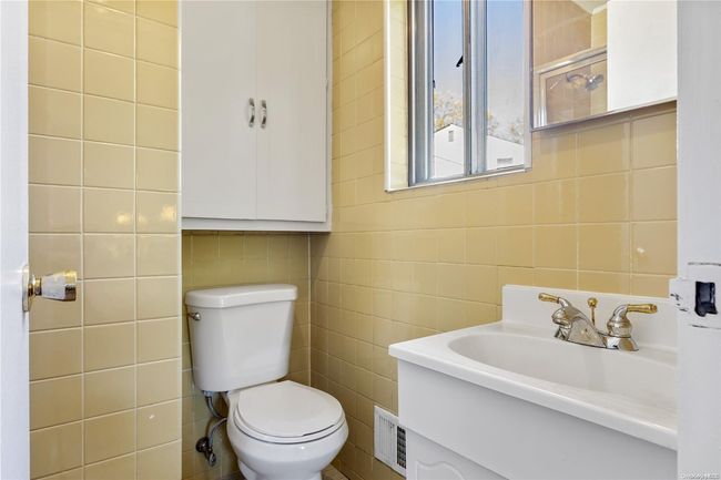 6 Melrose Ct, House other with 3 bedrooms, 2 bathrooms and null parking in Commack NY | Image 22