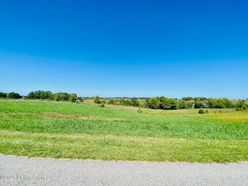 6 Nancy Hanks Dr, Springfield, KY, 40069-8517 | Card Image