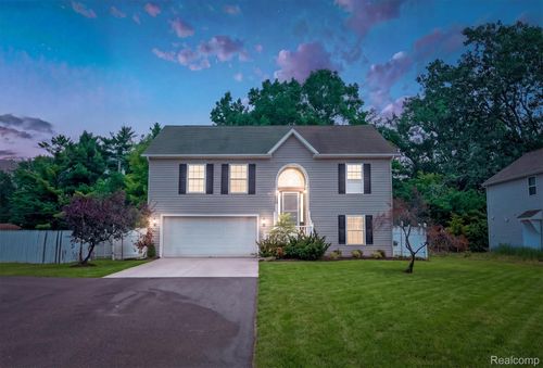 4427 Hannan Rd, Wayne, MI, 48184-1528 | Card Image