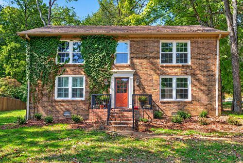 587 Indian Lake Rd, Hendersonville, TN, 37075-5221 | Card Image