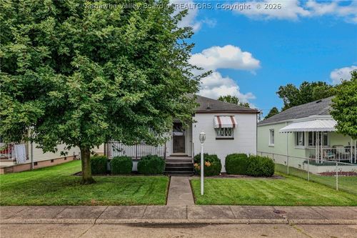 421 24th Street, Dunbar, WV, 25064 | Card Image