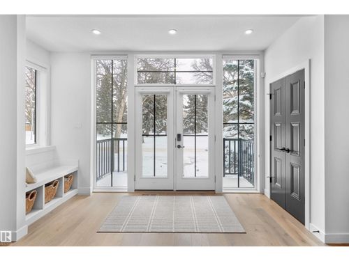 10992 128 St Nw, Edmonton, AB, T5M0W4 | Card Image