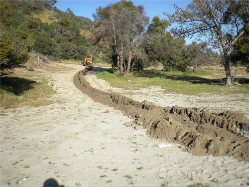 20129 Pine Canyon Rd, Lake Hughes, CA, 93532-1119 | Card Image