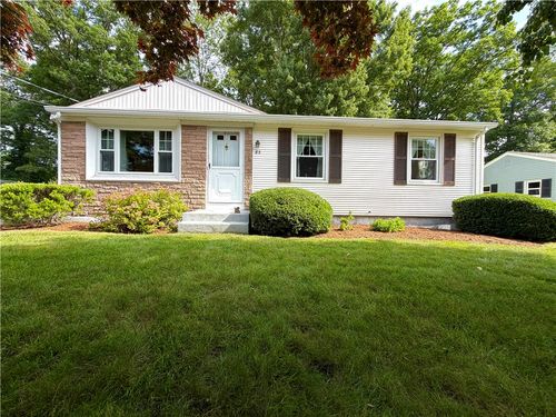 83 Crestwood Ct, Cumberland, RI, 02864-5217 | Card Image