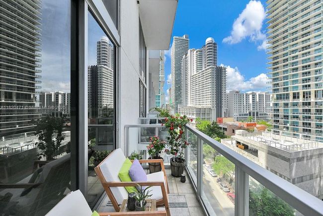 APT-806 - 1050 Brickell Ave, Condo with 1 bedrooms, 2 bathrooms and null parking in Miami FL | Image 34