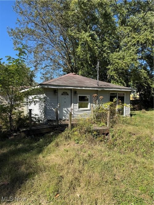 498 Ohio Ave, Barberton, OH, 44203-4221 | Card Image