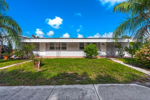 925 S Pine St, Lake Worth Beach, FL, 33460-4753 | Card Image