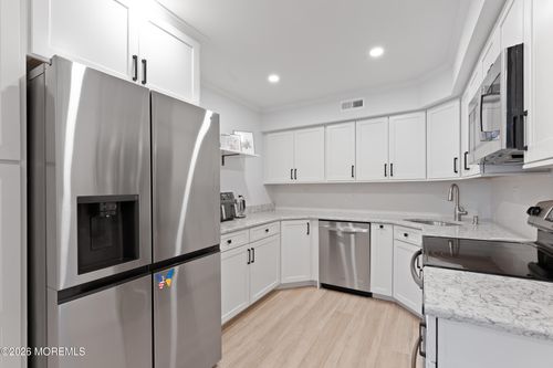 40 Wareham Ct, Scotch Plains, NJ, 07076-3138 | Card Image