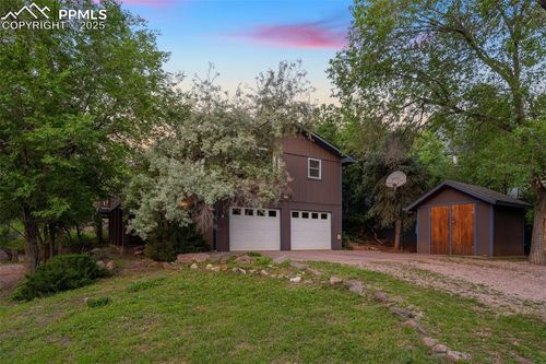 22 Puma Path, Manitou Springs, CO, 80829-2220 | Card Image