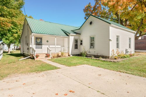 130 4th St, Lakeview, MI, 48850-5022 | Card Image