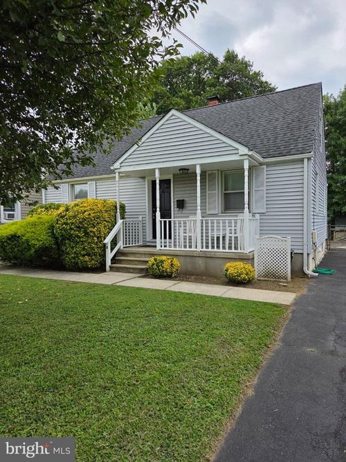 8 Stratford Ave, Ewing, NJ, 08618-1926 | Card Image