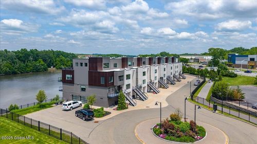 312 Harborside Dr, Schenectady, NY, 12305-1071 | Card Image