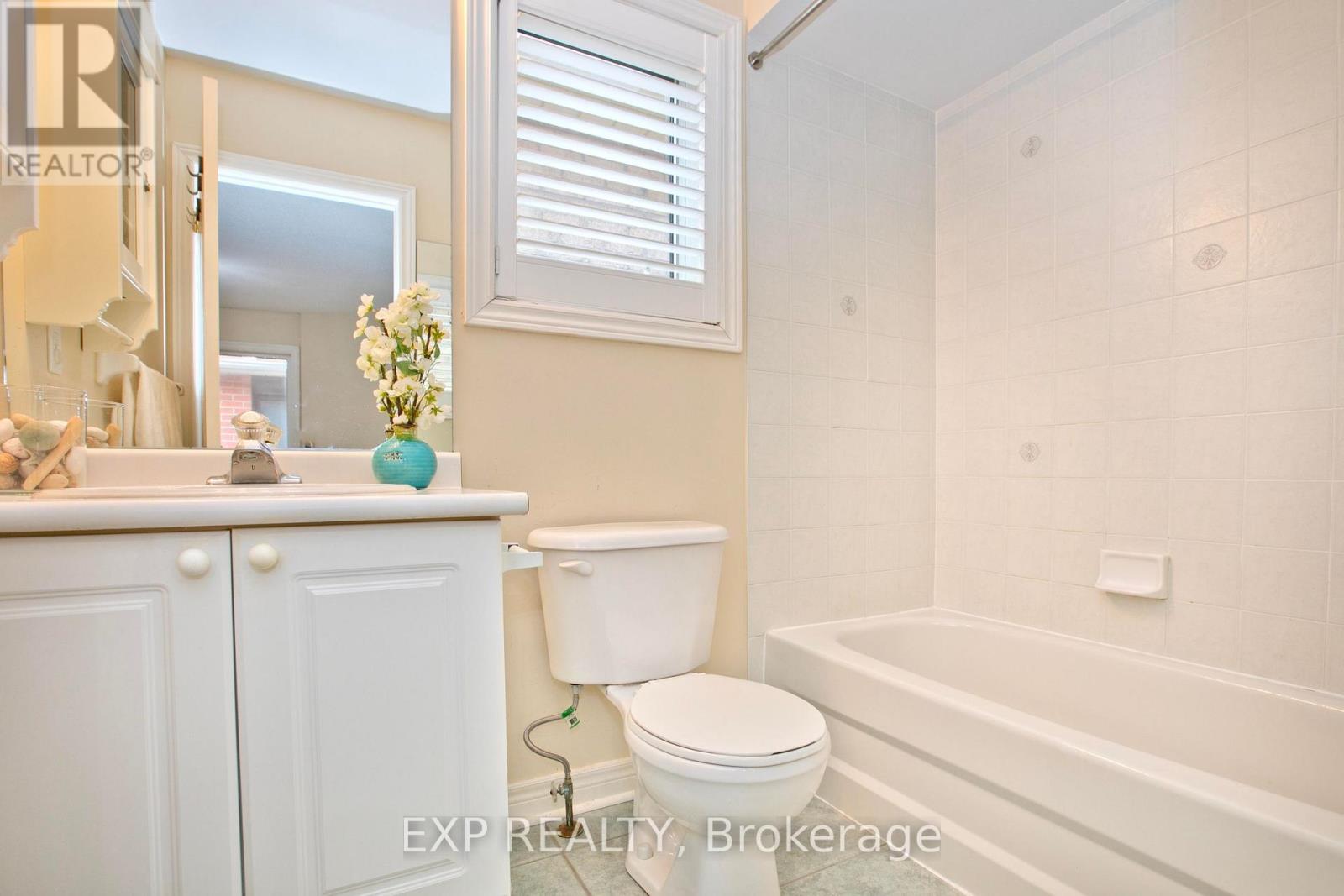 Residential in Vaughan (Maple) 4