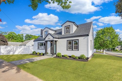 586 Lowell St, Peabody, MA, 01960-2334 | Card Image