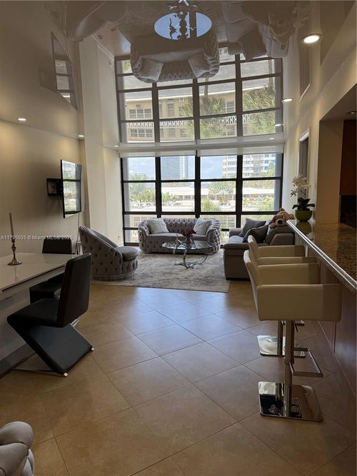 apt-303-2017 Ocean Dr, Hallandale Beach, FL, 33009-6626 | Card Image
